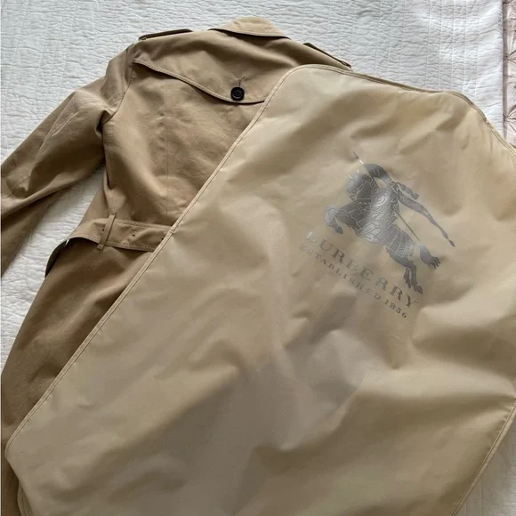 Burberry Prorsum Women’s Trench Coat